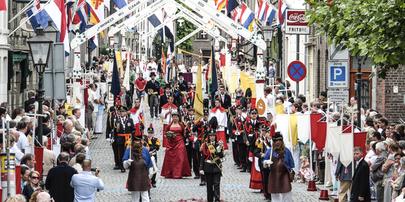 De processie in Bronk