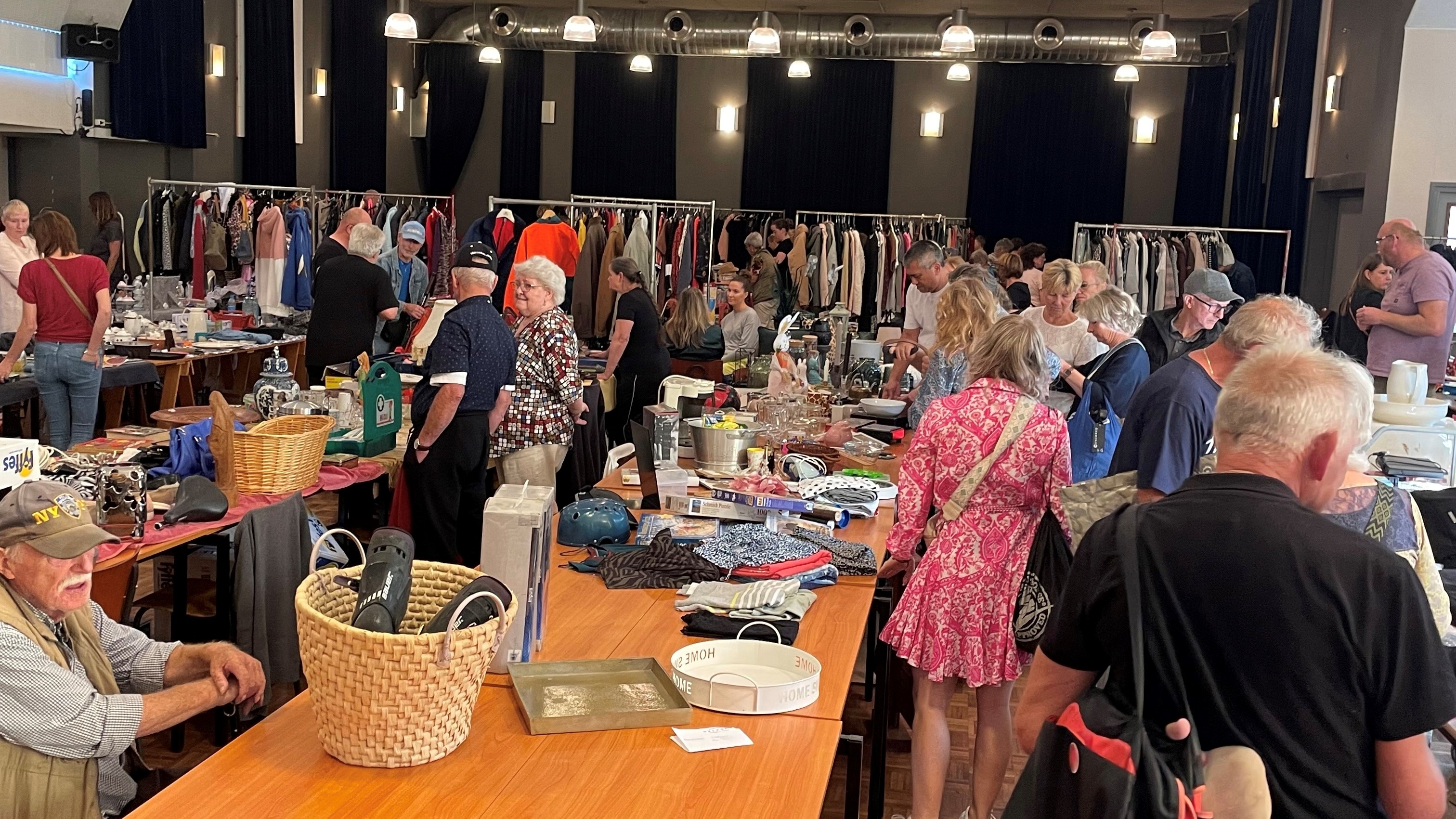 Lentemarkt, Rommelmarkt & Tweedehands Kleding